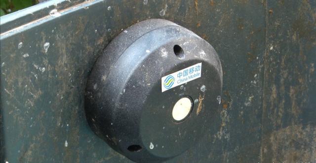 九游app入口：高科技！中国移动给垃圾桶装上智慧芯(图2)