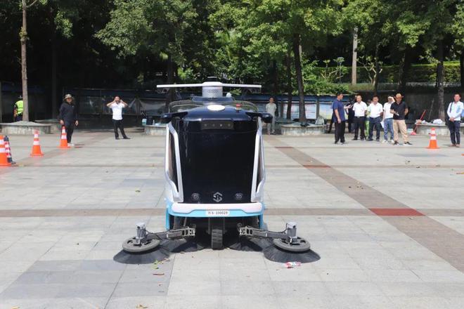 赛特智能无人清扫车包揽深圳龙岗区人工智能环卫机器人大赛前两名(图4)