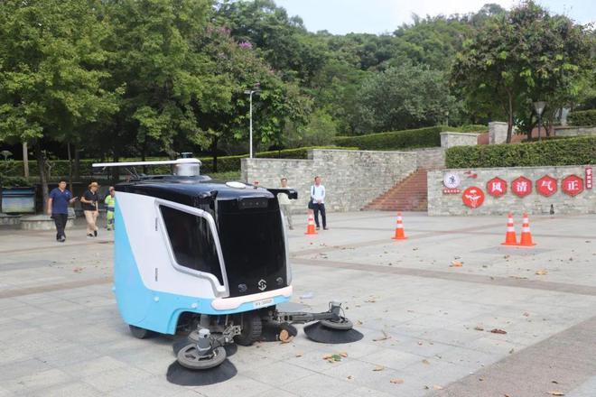 赛特智能无人清扫车包揽深圳龙岗区人工智能环卫机器人大赛前两名(图5)