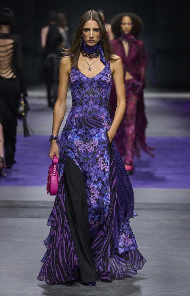 202425秋冬女装印花趋势——羽状兽纹美丽的印花图案(图2)