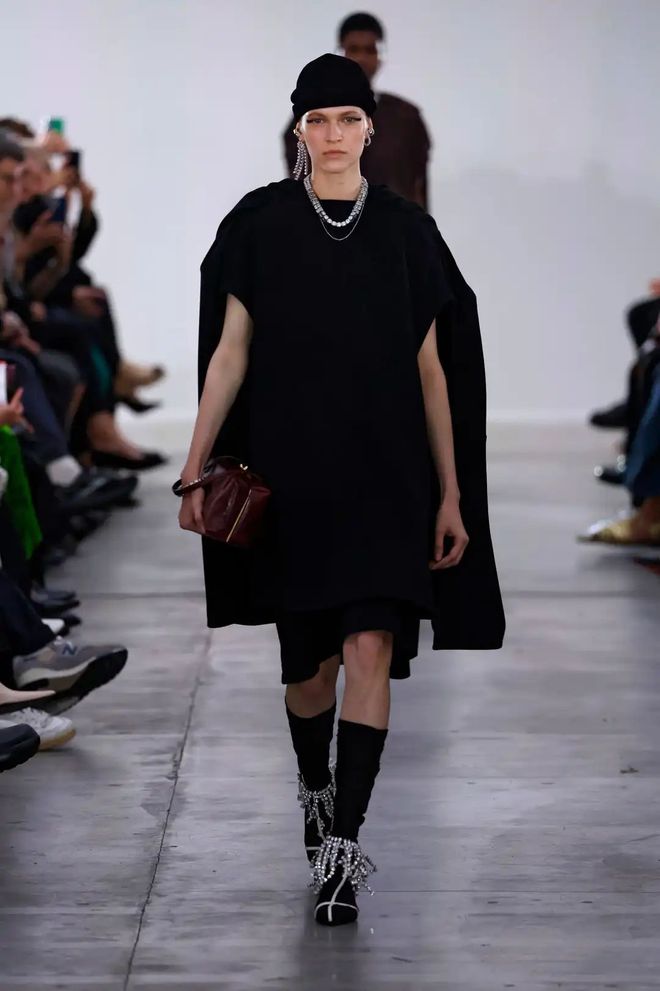 传奇杰作：Jil Sander令人难忘的2024春夏压轴大秀