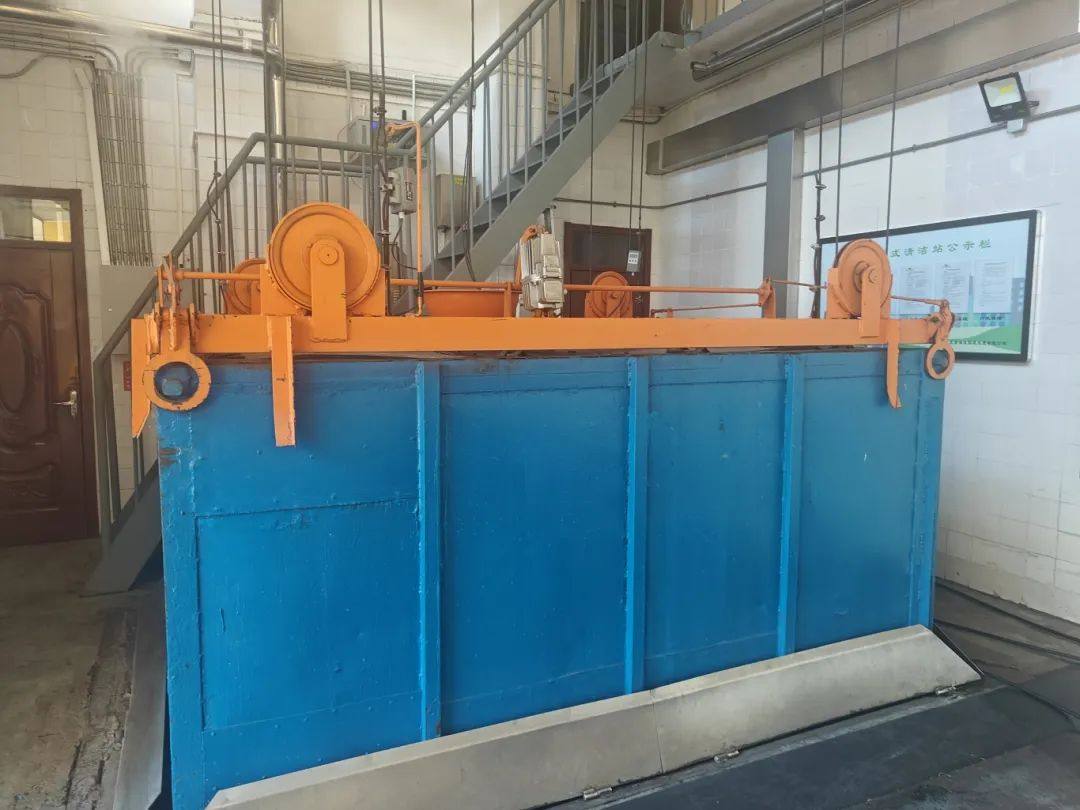 让环境更美好！徐工定制化垃圾箱落户首都北京