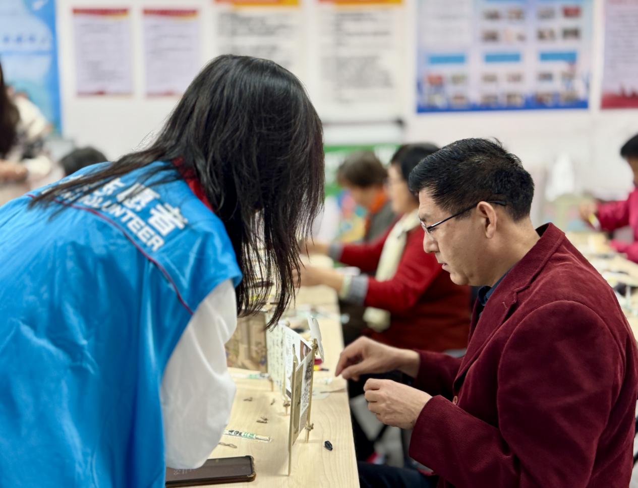 “变废为宝共筑绿色家园”丨青塔街道开展垃圾分类志愿服务活动(图3)