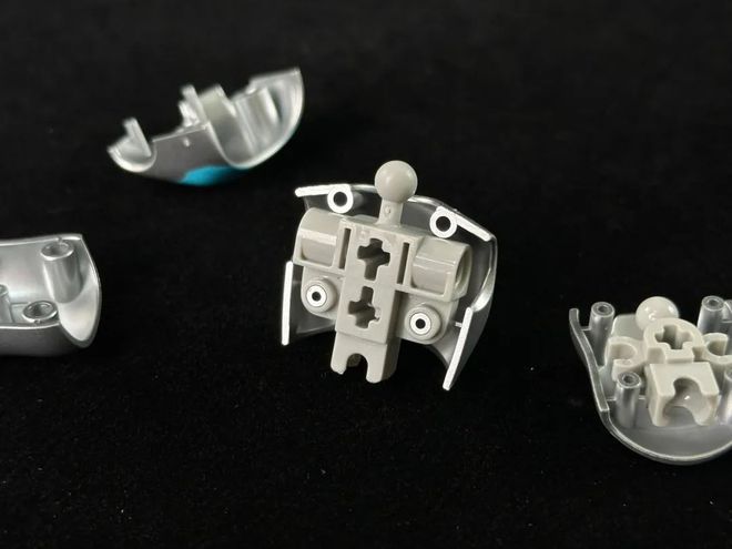 奇妙积木 超可动奥特超甲英雄 带骨架+外甲+展示架 测评！