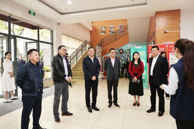 带动辐射约60万人2024年上海市生活垃圾分类志愿者服务宣传日系列活动在虹口圆满收官(图2)