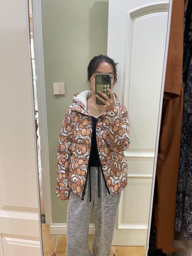 翻出9件旧衣服当初吃糠咽菜买的现在都过时了看还有能穿的吗(图8)