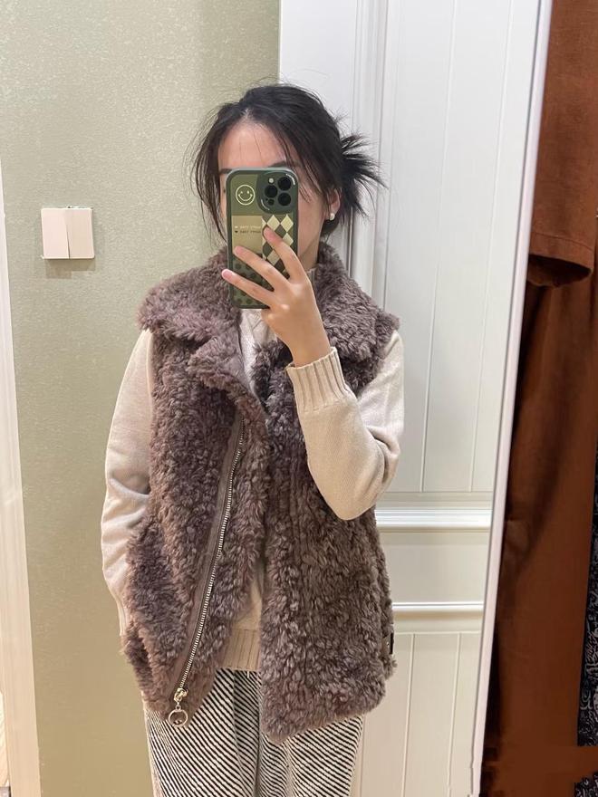 翻出9件旧衣服当初吃糠咽菜买的现在都过时了看还有能穿的吗(图7)