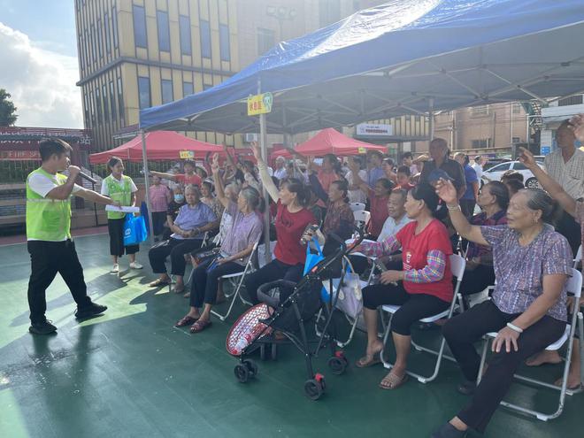 “垃圾分类齐推进绿色环保入万家”(图2)