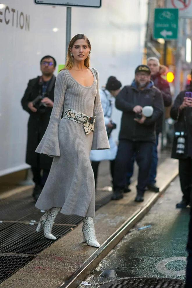 202425年秋冬前沿时尚连衣裙的6大趋势看看你衣橱里有了吗?(图4)