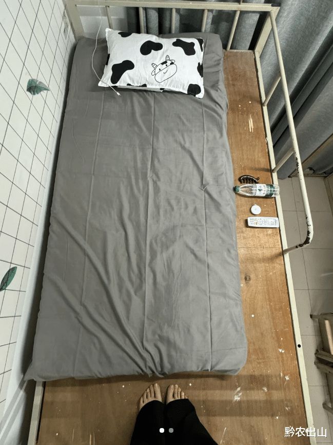 “18厘米谁受得了啊”？大学女新生晒物品隔着屏幕都感到无助(图2)