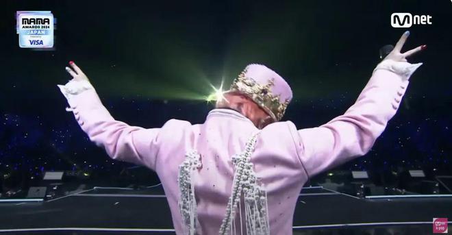 女装+头巾？权志龙回归带火了哪些品牌(图5)