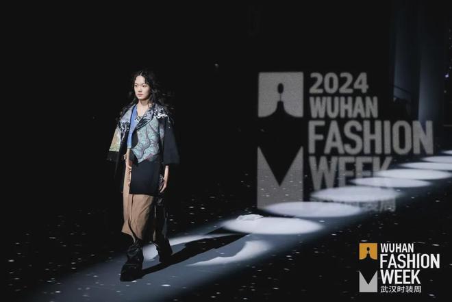 2024武汉时装周盛大启幕非遗与新潮照亮“锦绣长江”(图9)