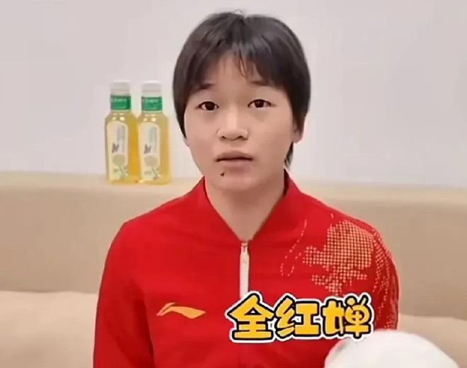 全红婵晒跳水队宿舍：单人间干净整洁单人床靠墙放还有阳台！(图5)