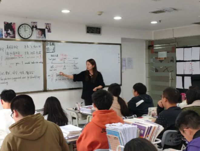 2024年4月23号有网友表示自己高校要求宿舍不允许悬挂床帘