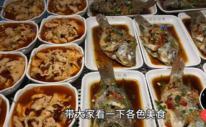 唐尚珺不会复读宿舍床帘装上了享受大学食堂美食(图6)