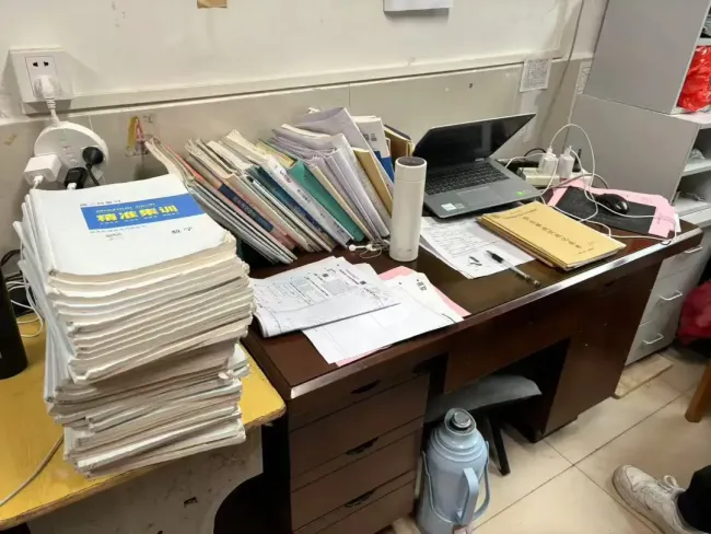 黄冈58岁高三教师宿舍离世 辛勤工作17年终倒下(图3)