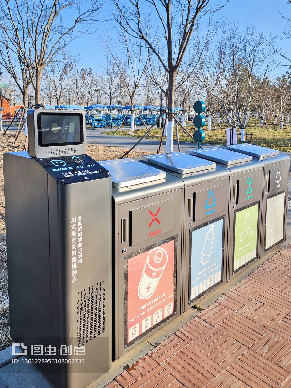 合肥小学生发明纸盒智能回收箱