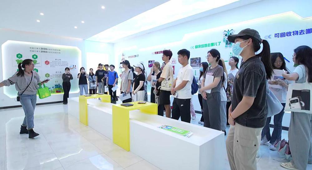 大学生走进广州黄埔探访垃圾分类如何助力乡村振兴(图3)