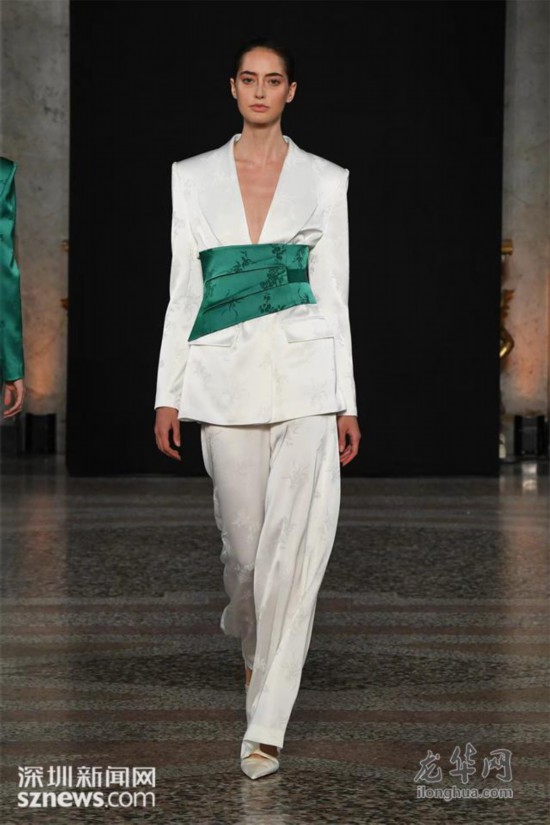 深圳大浪服装品牌亮相2024春夏米兰时装周(图5)