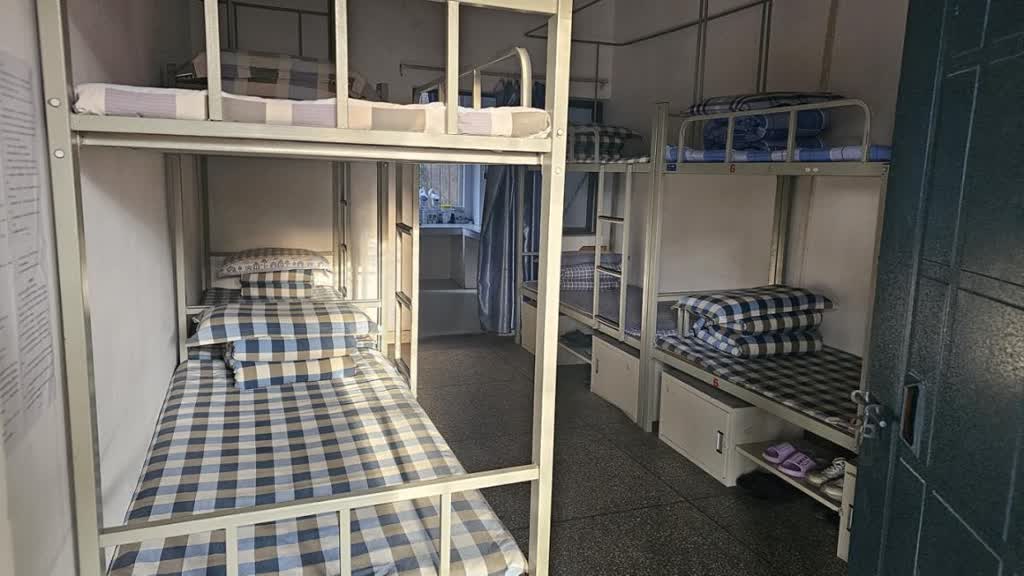 宿舍床垫尺寸差18厘米女大学生开学季的奇葩烦恼！