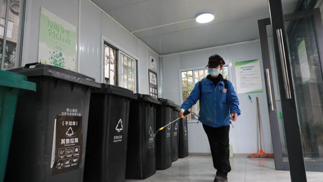 观山湖区87个生活垃圾分类收集亭投入使用(图2)