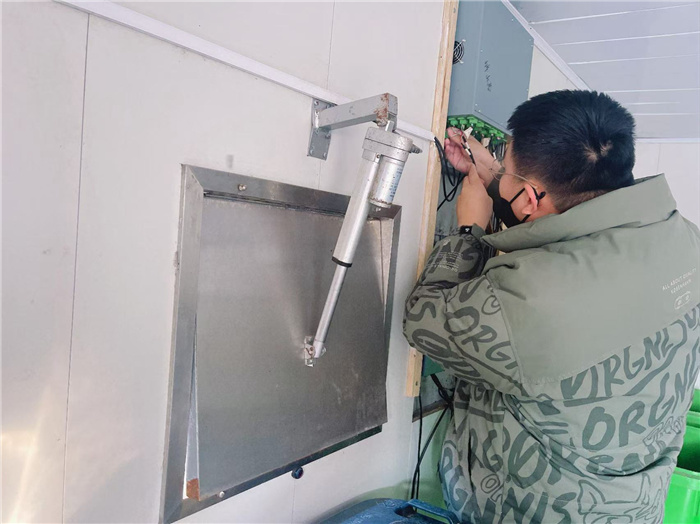 青岛市崂山区王哥庄街道组织智能厢房全面“体检”助力分类前行