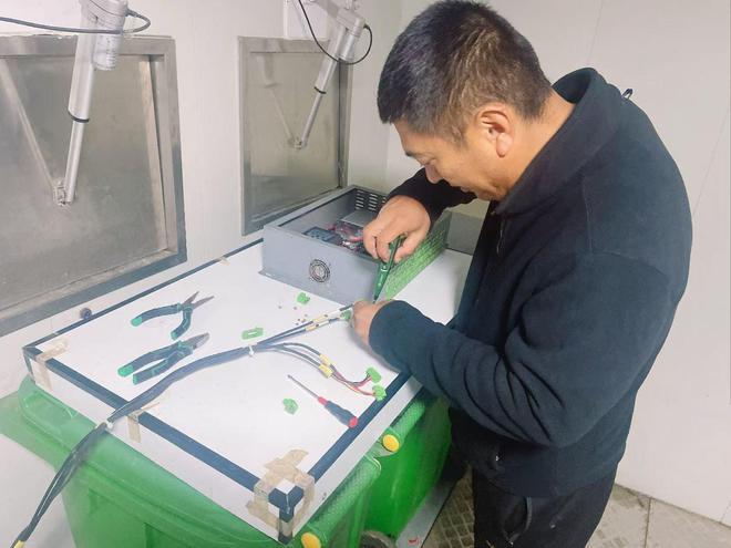 崂山区王哥庄街道组织对辖区智能厢房进行“体检” 助力分类前行(图4)