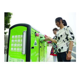 垃圾精准入桶、可喷淋降温……厦门这位“小区发明家”设计的垃圾桶获国家专利！