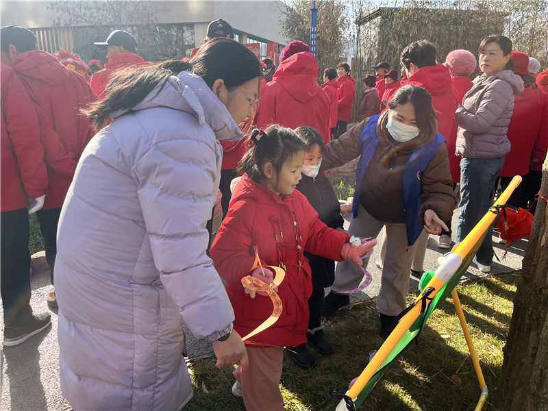 “市市”如意 分类有你 青岛市城阳区棘洪滩锦绣幼儿园开展垃圾分类宣传(图2)