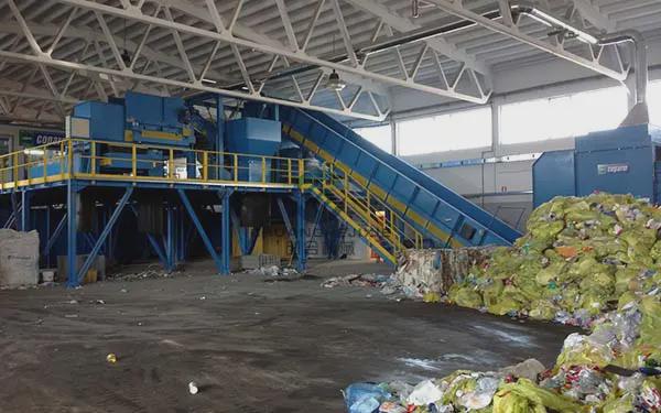 垃圾分拣生产线：环保先锋垃圾分选设备厂家的创新之旅(图2)
