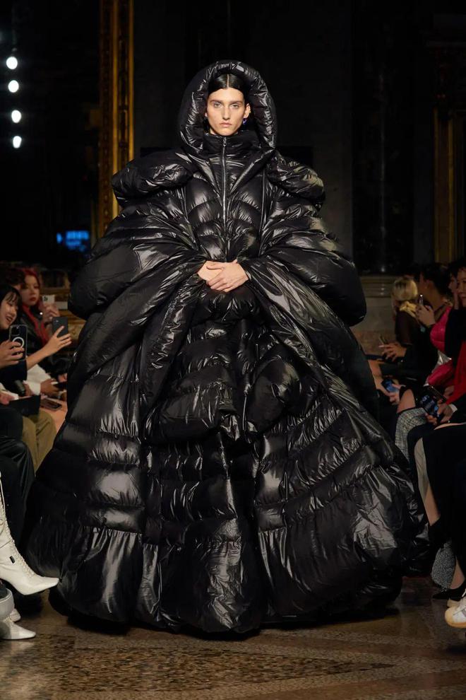 2024年秋冬流行这6款羽绒服个性显高级！(图13)