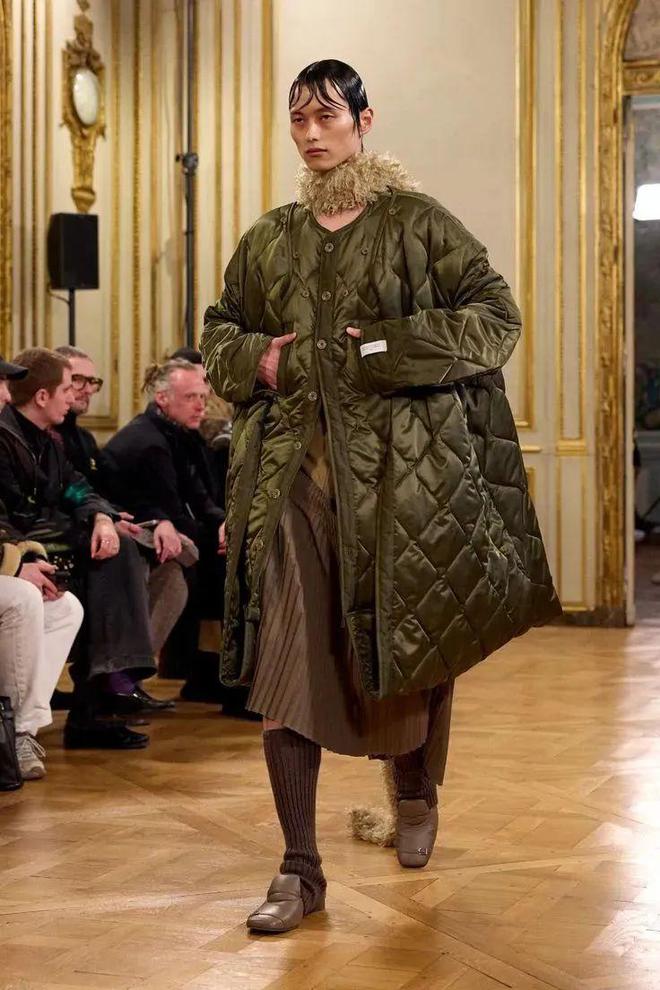 2024年秋冬流行这6款羽绒服个性显高级！(图21)