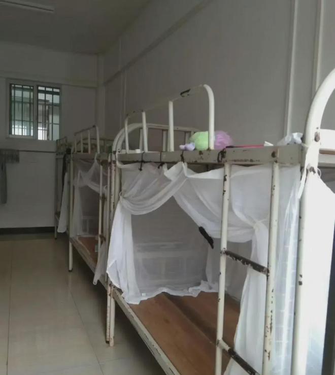 有钱建草堂没钱修宿舍后续宿舍、草堂照片曝光青春期叛逆(图4)