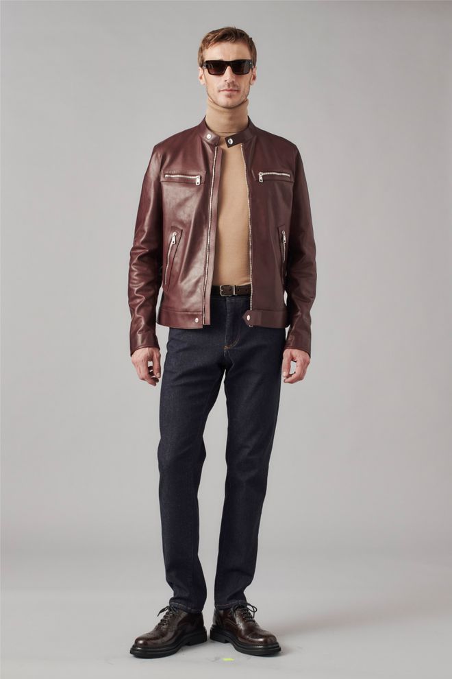 DG杜嘉班纳2024秋冬男装系列：精湛剪裁与浪漫色彩的交响(图1)