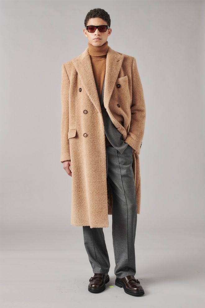 DG杜嘉班纳2024秋冬男装系列：精湛剪裁与浪漫色彩的交响(图5)