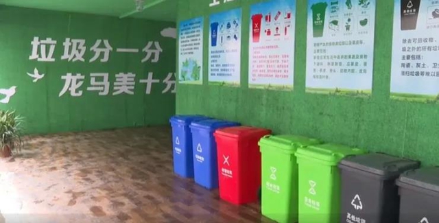智能垃圾桶机器人上岗：新街口商圈掀起环保新潮流