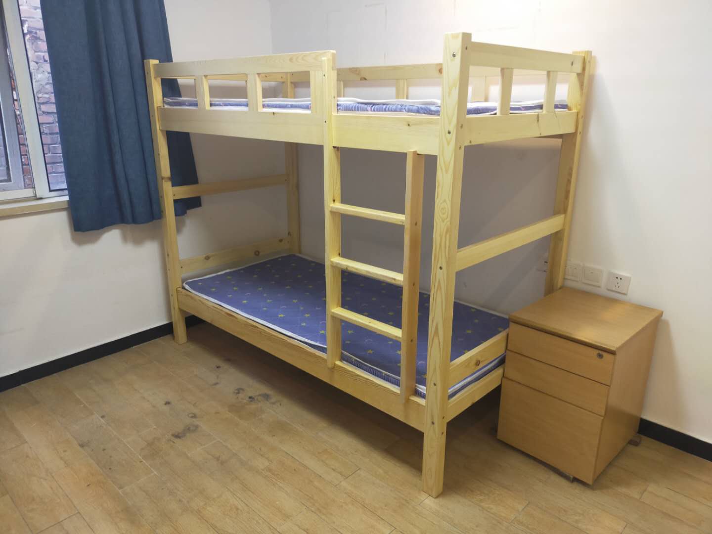 大学宿舍床_大学宿舍床生产厂家大学生宿舍床