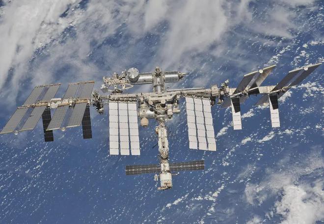 升空50年的东方红一号现在还在运行能量早已耗尽为何没有坠毁(图5)