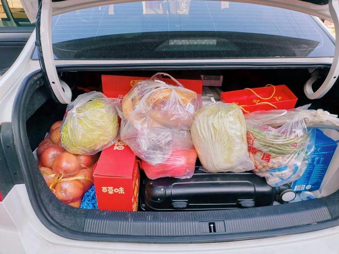 把父母给的年货丢服务区垃圾桶疑当事人回应原因曝光(图3)