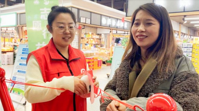 助力垃圾分类推广|“志愿行 益起分”走进新光复路市场(图4)