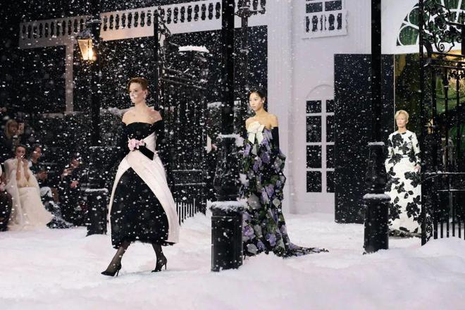 “黄白玫瑰”在伦敦时装周和我审美一致了!(图23)