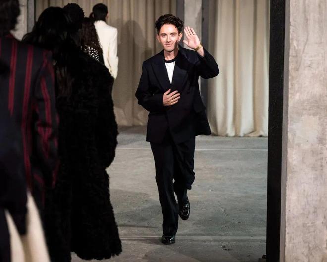 “黄白玫瑰”在伦敦时装周和我审美一致了!(图16)