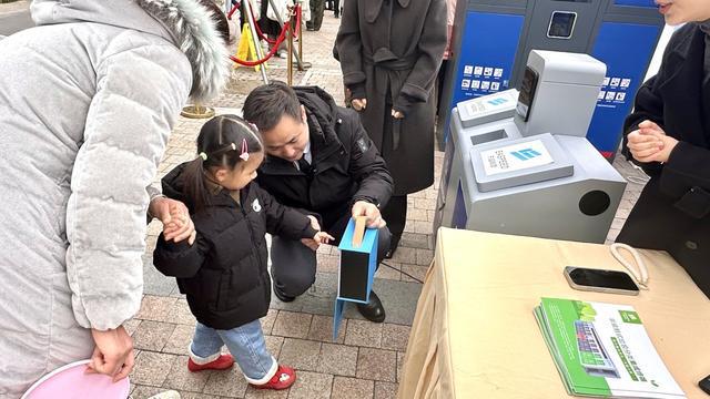 集装箱回收点、无接触垃圾箱……普陀推新招探索“科技赋能垃圾分类”新途径(图4)