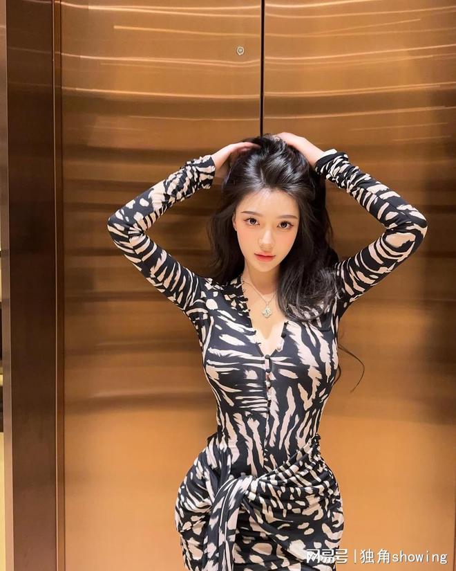 发现超个性的连衣裙印花设计带来青春活力快来看看！(图5)