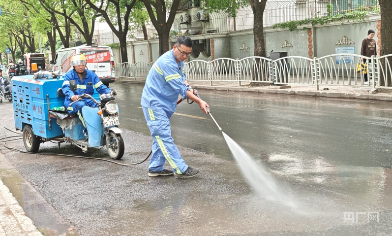奋斗华章 80后“城市美容师”保洁有妙招(图3)