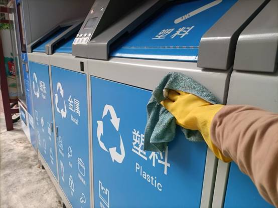 长江路街道组织参观考察垃圾分类智能回收工作