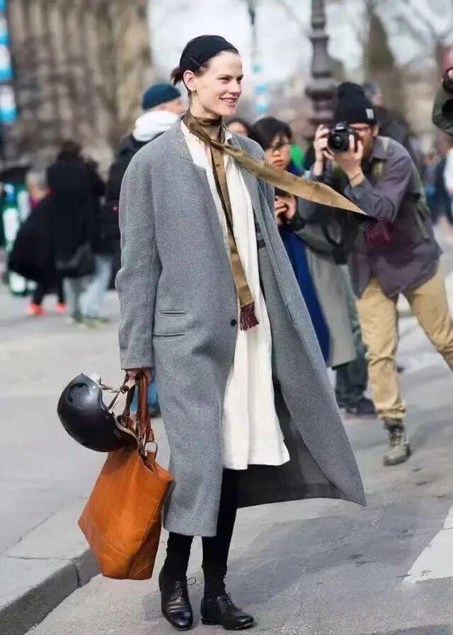 大衣配裙子这样穿才好看(图5)