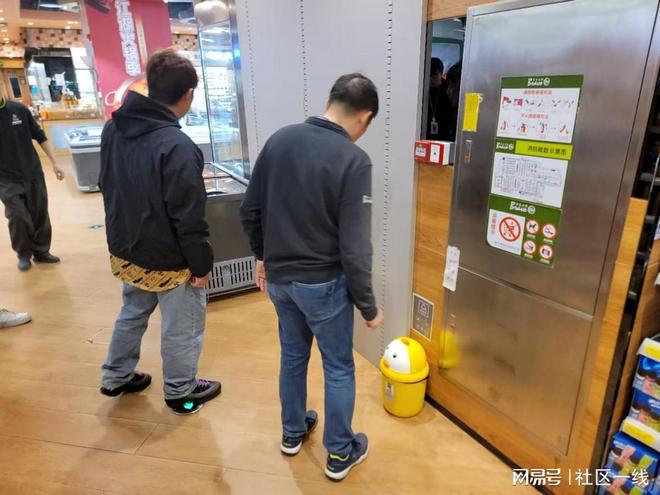 白云三元里积极行动解决社区垃圾分类问题加大巡查和宣传力度(图1)