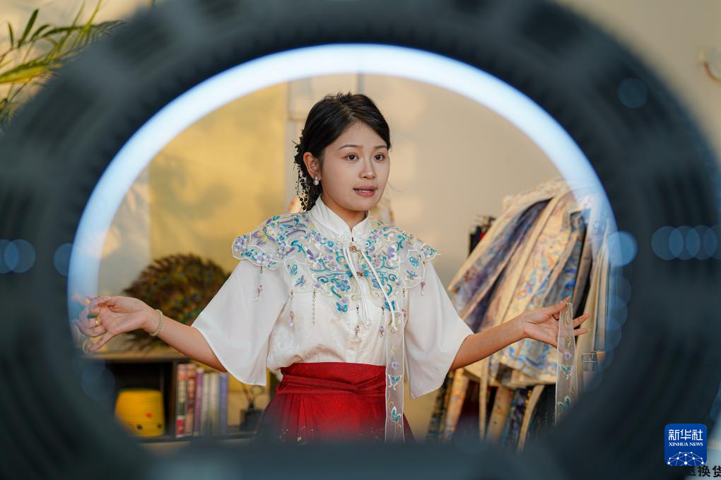 宝藏之城丨这座小城织就百亿汉服产业(图11)