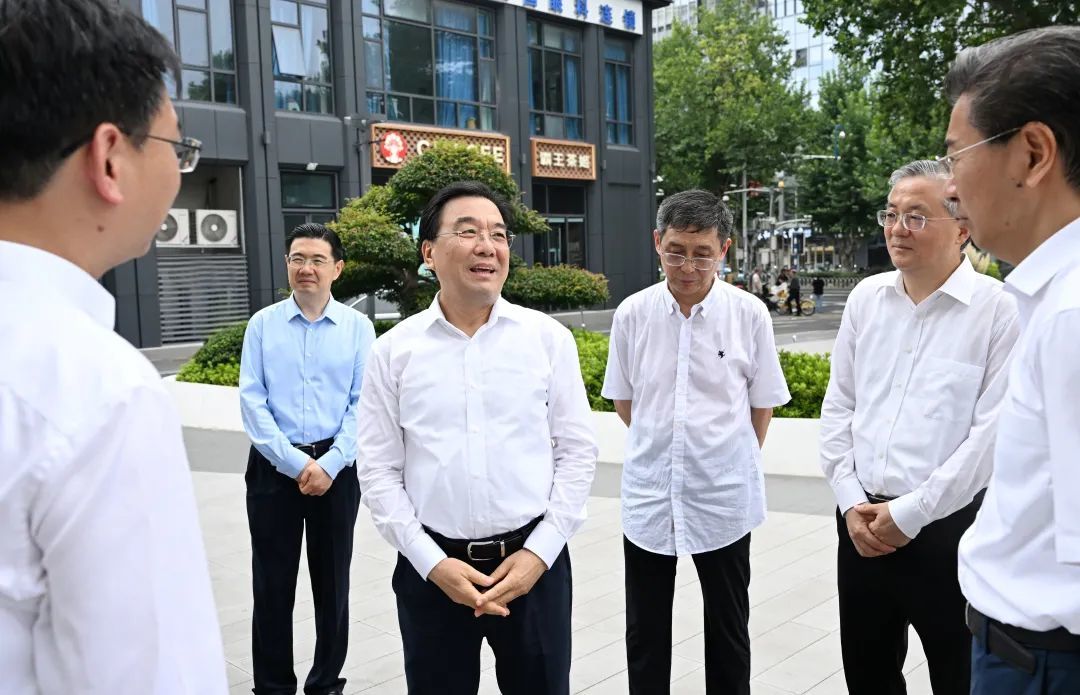 信长星南京调研：着力推动城市高质量发展、内涵式发展(图1)
